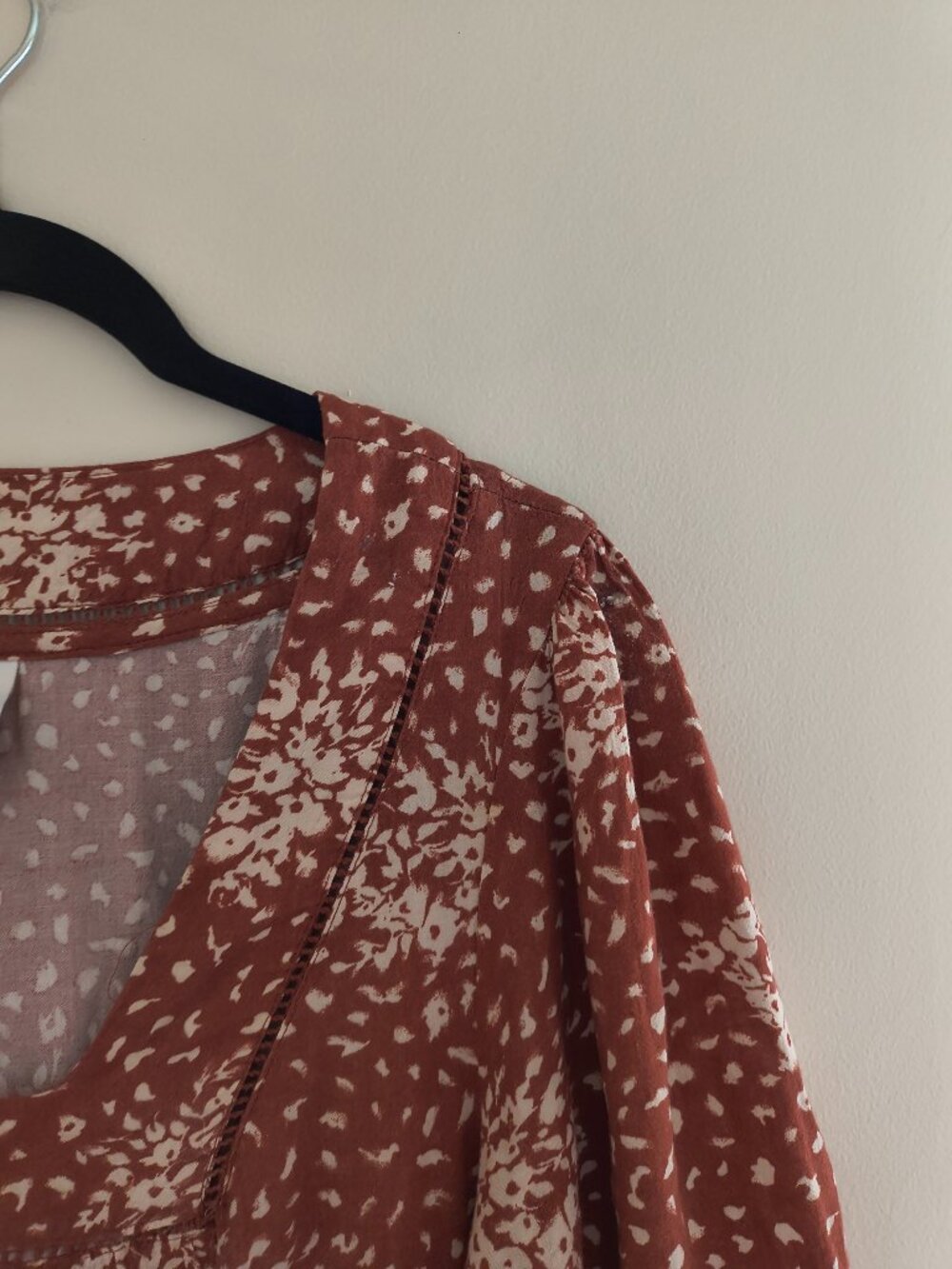 Knox Rose Tan and White Floral Pattern Dress